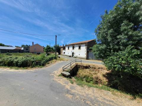 Moradia para restaurar em Vilar Seco, Vimioso