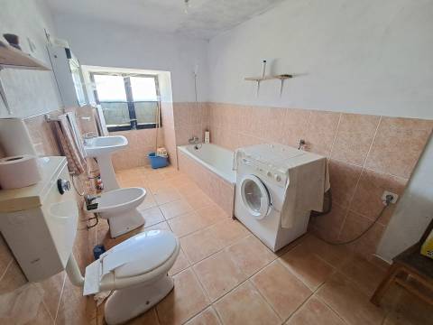 Moradia para restaurar em Vilar Seco, Vimioso