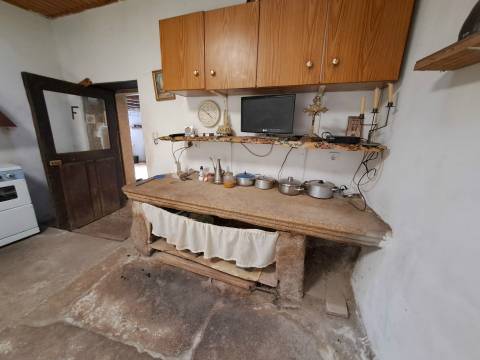 Moradia para restaurar em Vilar Seco, Vimioso