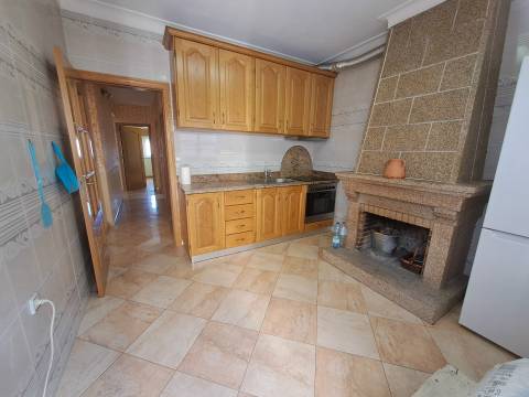 Moradia Geminada T6 Venda em Miranda do Douro,Miranda do Douro