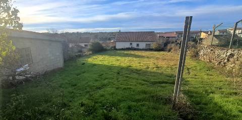 Moradia para Restaurar T3 Venda em Póvoa,Miranda do Douro