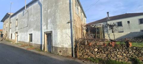 Moradia para Restaurar T3 Venda em Póvoa,Miranda do Douro