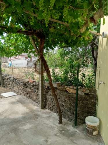 Moradia T3 com quintal em Castelo Branco, Mogadouro