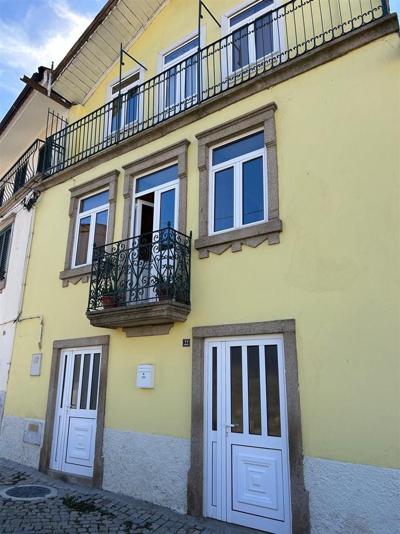 Moradia T3 com quintal em Castelo Branco, Mogadouro