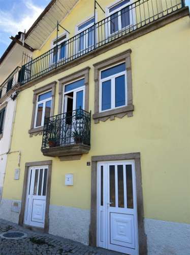 Moradia T3 com quintal em Castelo Branco, Mogadouro