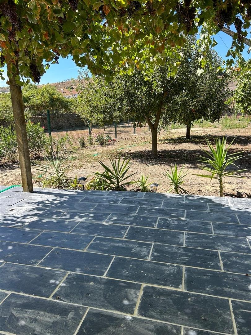 Moradia T3 com quintal em Castelo Branco, Mogadouro