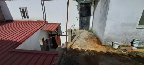 Moradia para restaurar T2 em Miranda do Douro