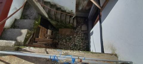 Moradia para restaurar T2 em Miranda do Douro