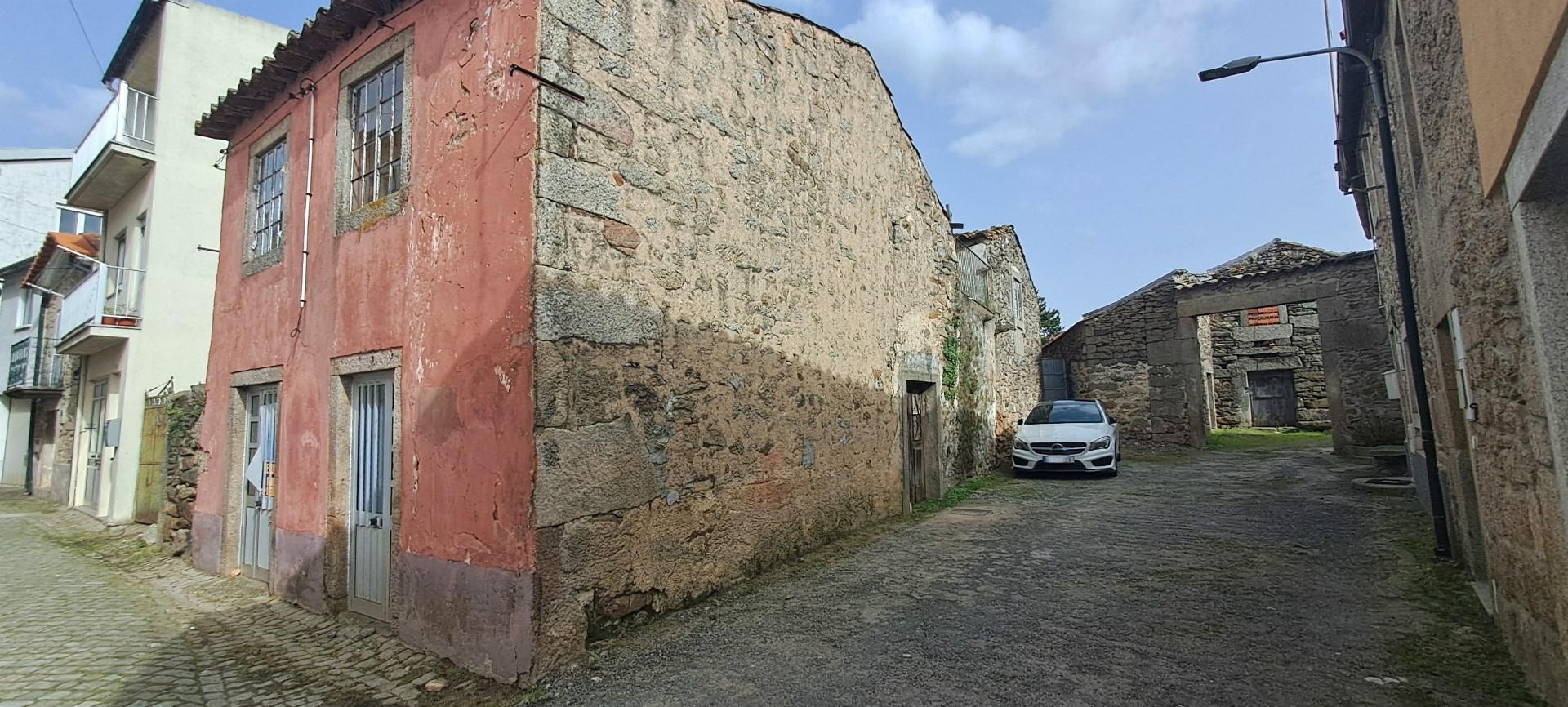 Moradia para restaurar em Sendim