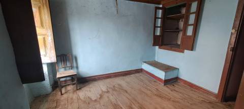 Moradia para restaurar em Sendim