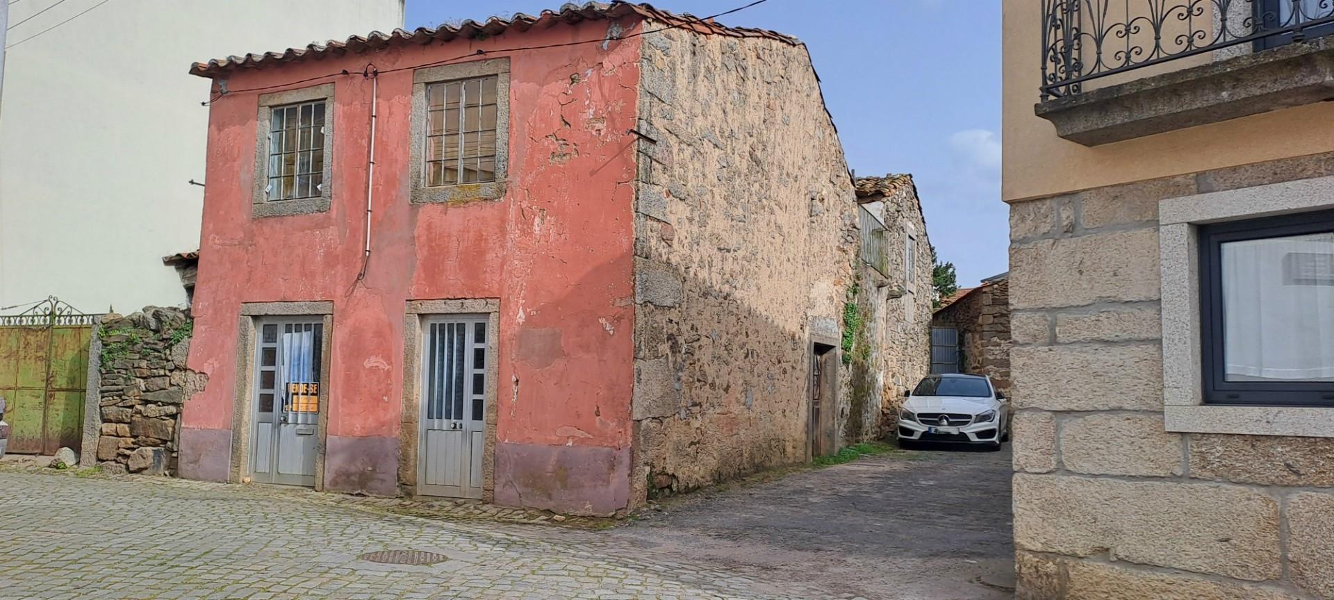 Moradia para restaurar em Sendim