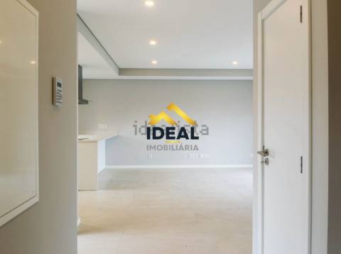 Moradia Geminada T4 DUPLEX Venda em Fernão Ferro,Seixal