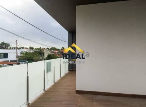 Moradia Geminada T4 DUPLEX Venda em Fernão Ferro,Seixal