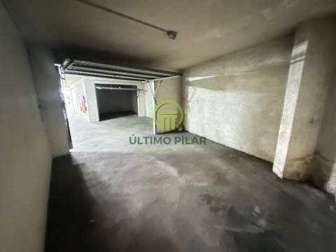 Garagens à Venda em Bragança