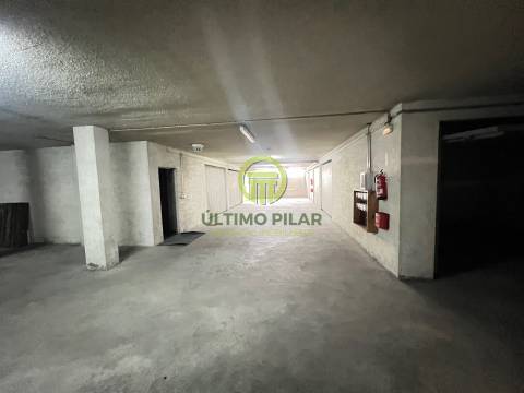 Garagens à Venda em Bragança