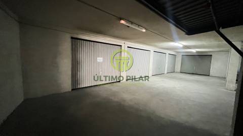 Garagens à Venda em Bragança