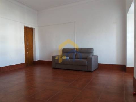 Prédio Total T9 em Sousel