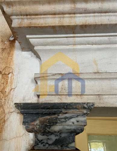 Prédio com habitação e serviços, no centro de Estremoz