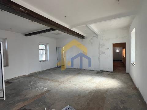 Espaço destinado a Serviços em Estremoz