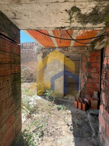 Casa de aldeia com espaço exterior em Bencatel