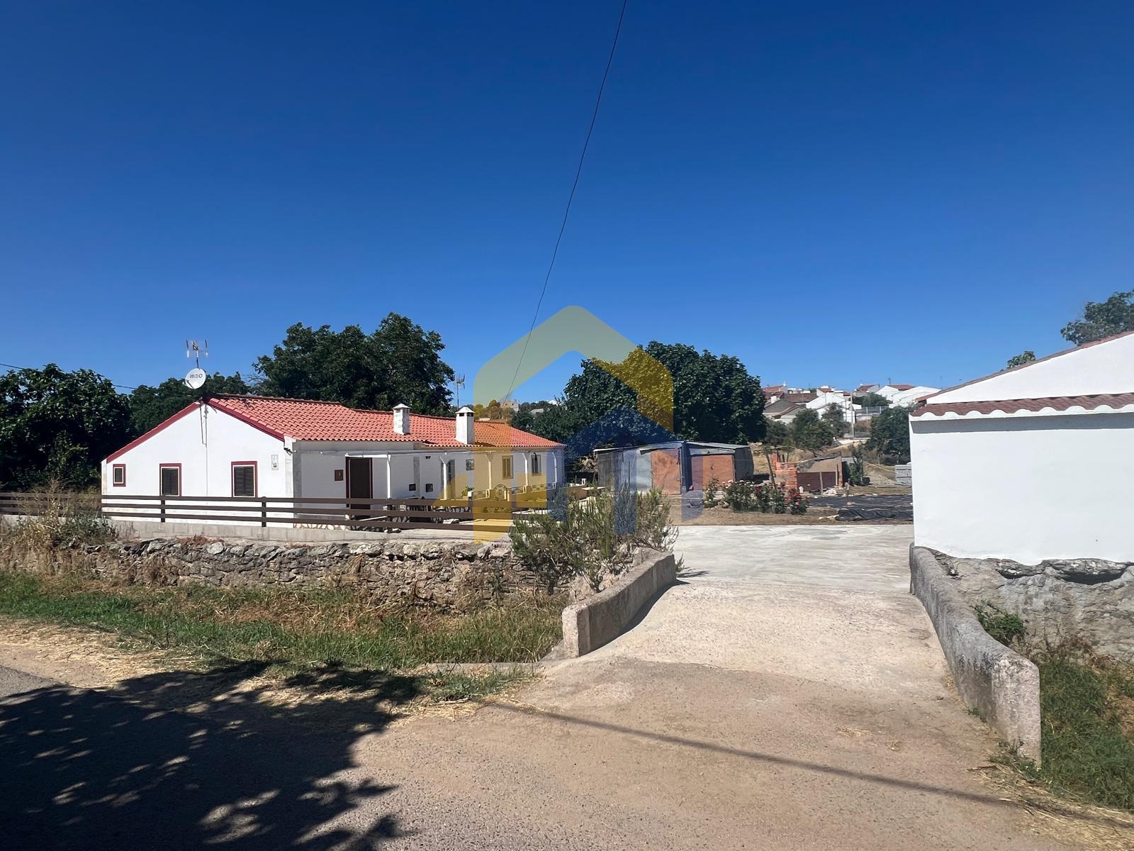 Quintinha T2 à Venda em São Bento do Cortiço – Estremoz