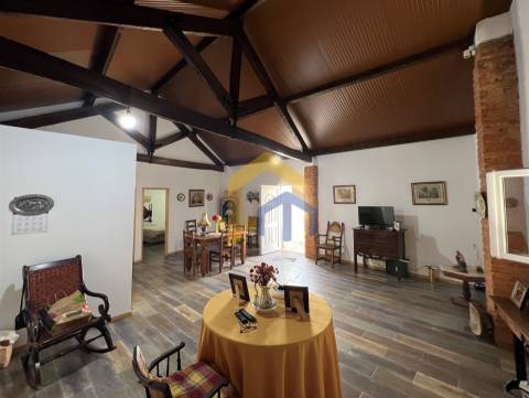 Prédio em Propriedade Total à Venda no Coração de Estremoz