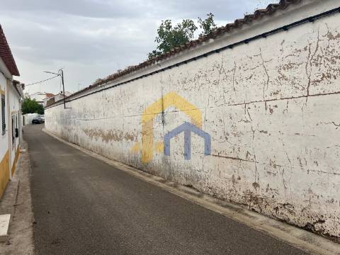 Moradia para reabilitar em Vaiamonte – Monforte