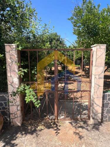 Moradia T4, no centro de Estremoz com quintal