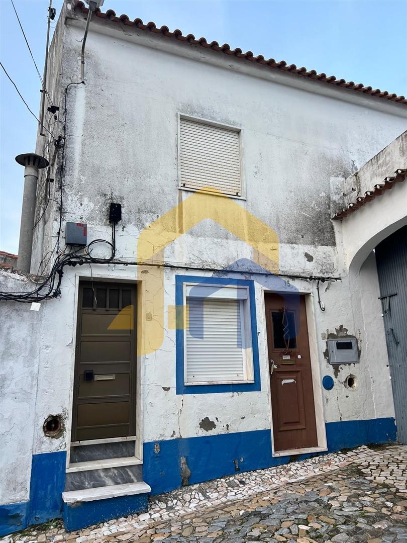 Apartamento T2+1 com Sotão Aproveitado , em Estremoz