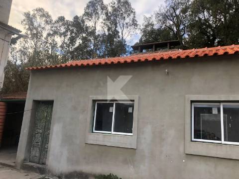 Moradia T7 em Coimbra para restaurar