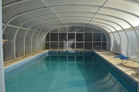 Moradia T4+1 mobilada com terreno e piscina