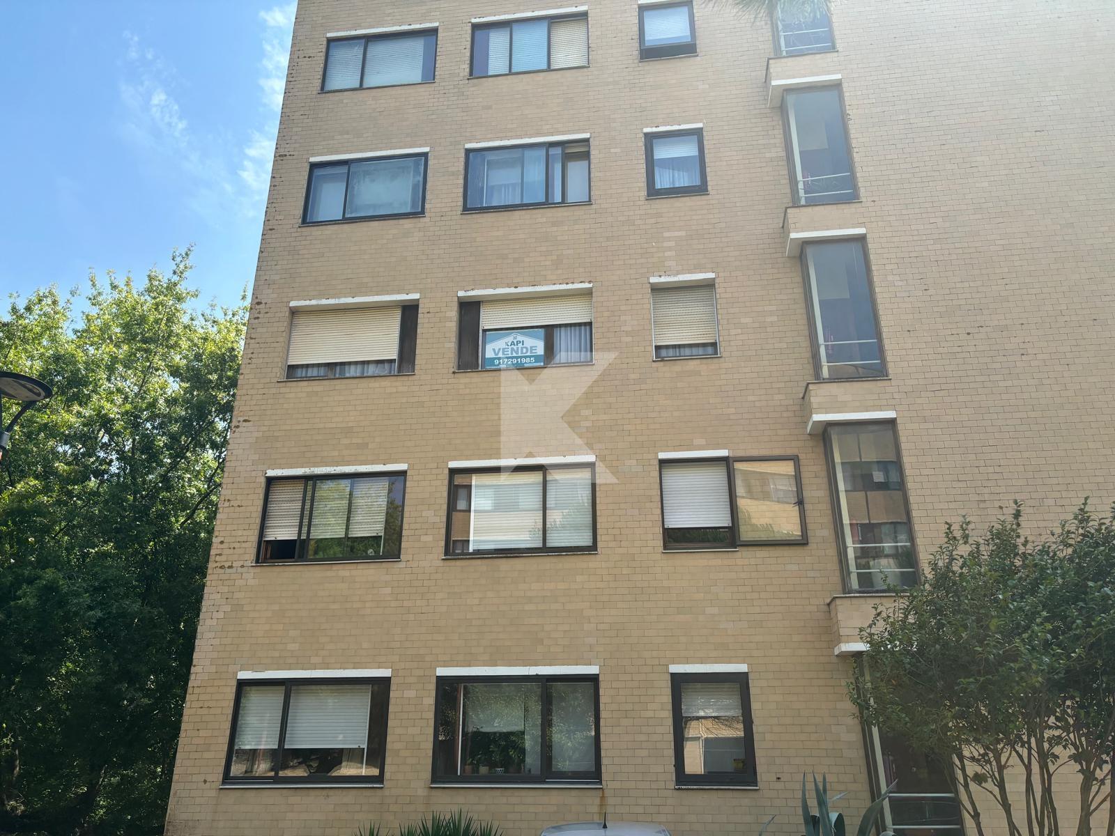Apartamento T4 com garagem junto ao Rio Douro