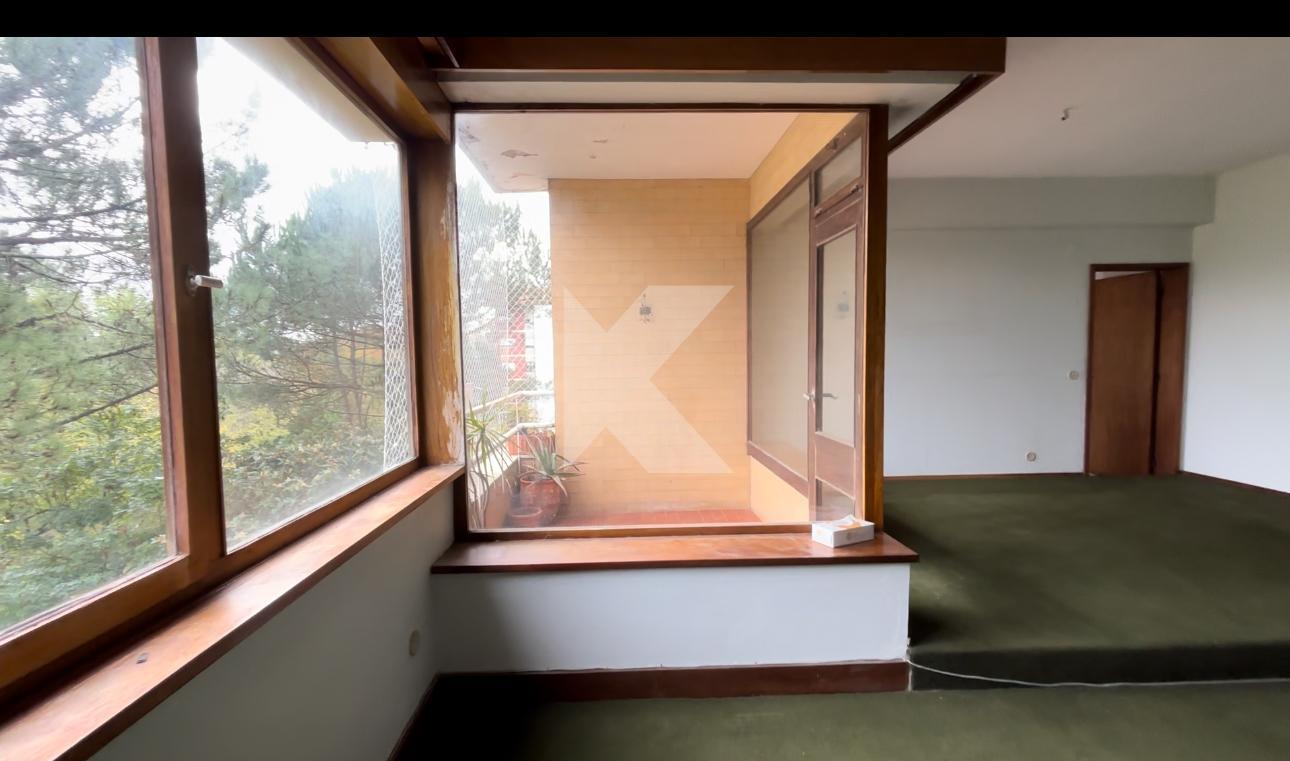 Apartamento T4 com garagem junto ao Rio Douro