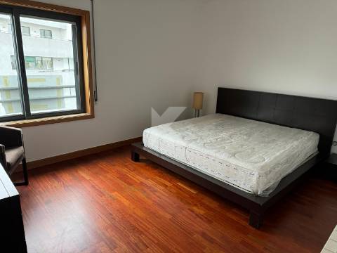 Excelente Apartamento T2 no Campo Alegre - com garagem