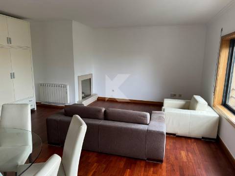 Excelente Apartamento T2 no Campo Alegre - com garagem