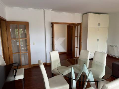 Excelente Apartamento T2 no Campo Alegre - com garagem