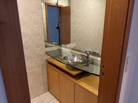 Excelente Apartamento T2 no Campo Alegre - com garagem