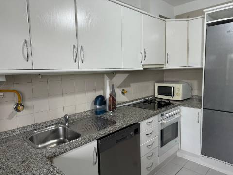 Excelente Apartamento T2 no Campo Alegre - com garagem