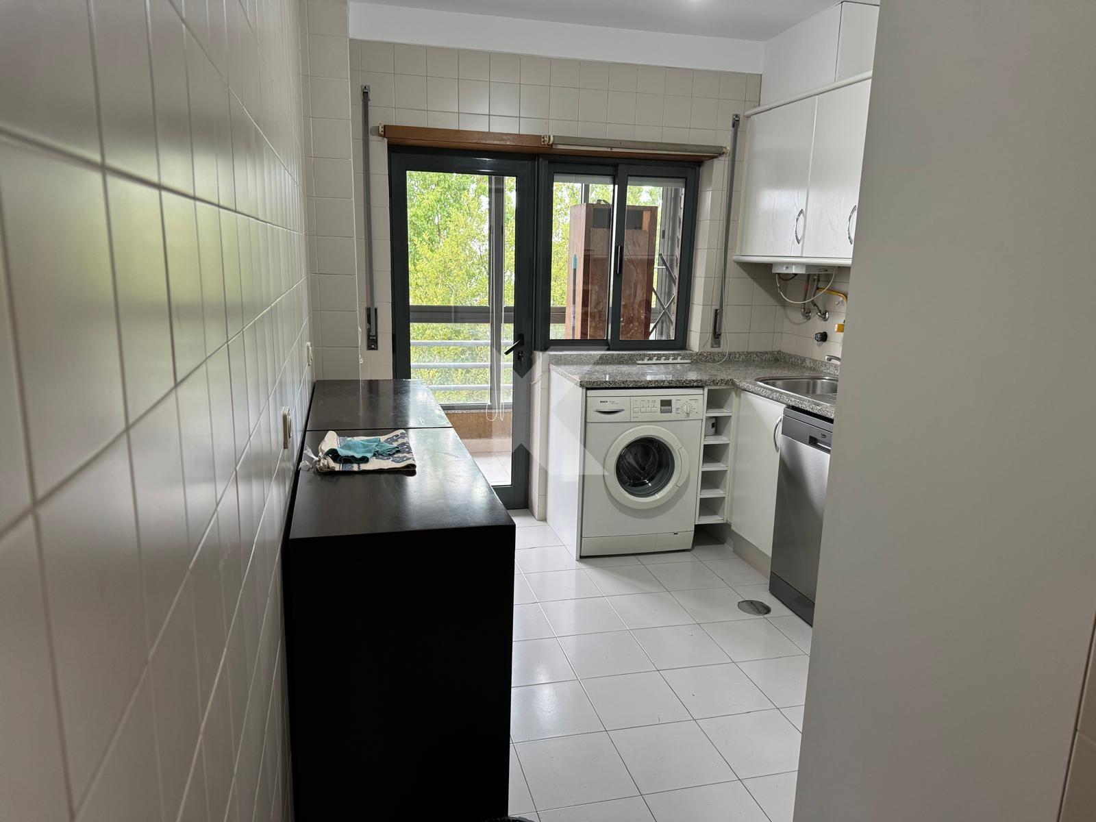 Excelente Apartamento T2 no Campo Alegre - com garagem