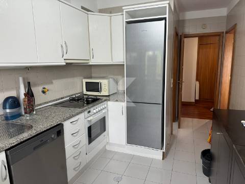 Excelente Apartamento T2 no Campo Alegre - com garagem