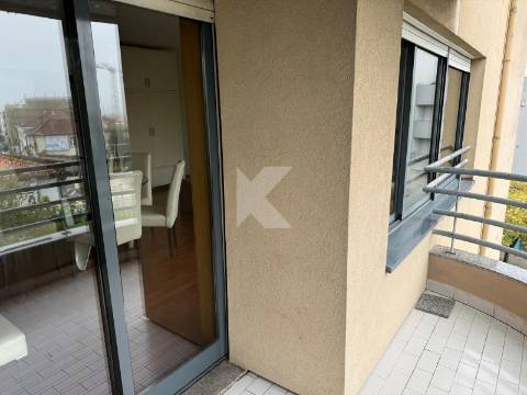 Excelente Apartamento T2 no Campo Alegre - com garagem