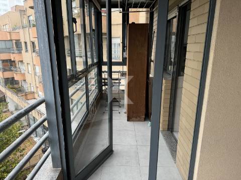 Excelente Apartamento T2 no Campo Alegre - com garagem