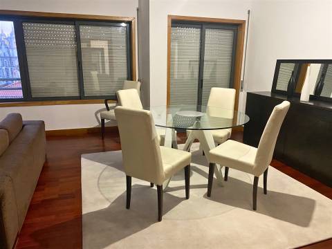 Excelente Apartamento T2 no Campo Alegre - com garagem