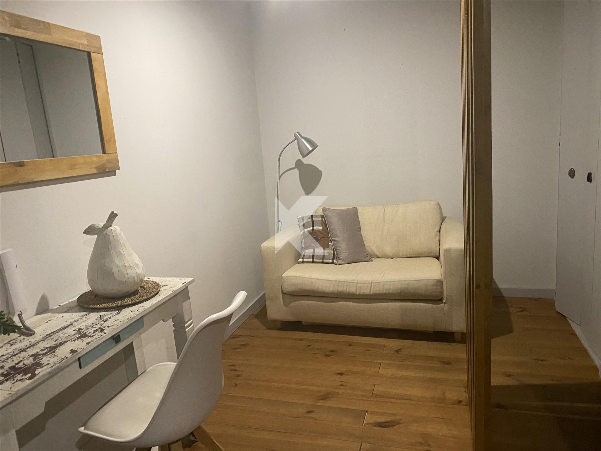 T1 na Rua 5 de Outubro- Casa da Musica