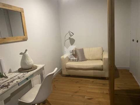 T1 na Rua 5 de Outubro- Casa da Musica