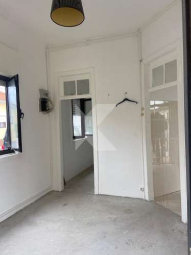 Moradia T2 à beira mar para remodelar