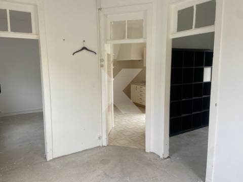 Moradia T2 à beira mar para remodelar