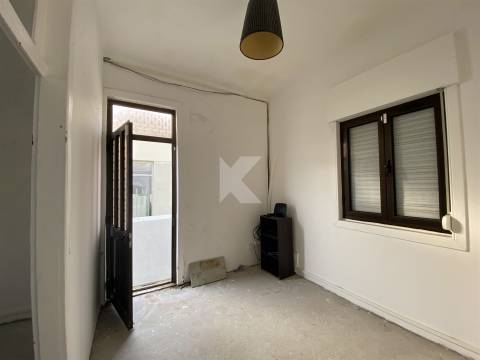 Moradia T2 à beira mar para remodelar