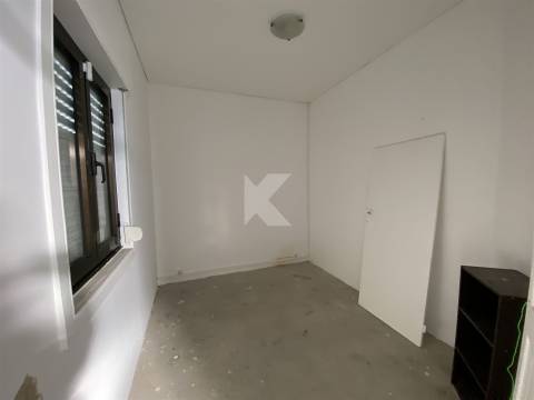 Moradia T2 à beira mar para remodelar