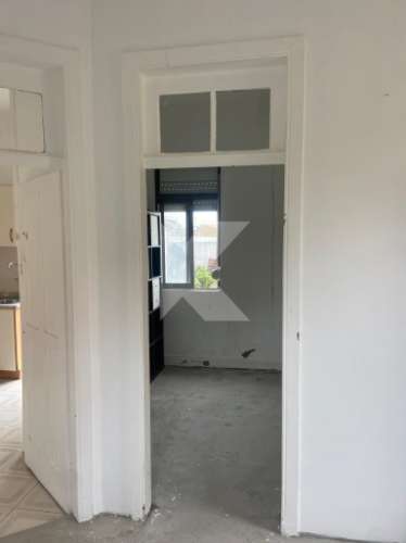 Moradia T2 à beira mar para remodelar